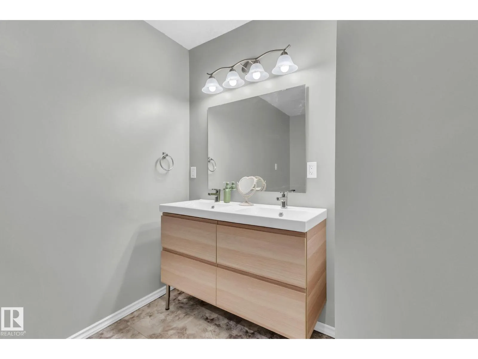 5758 172 ST NW