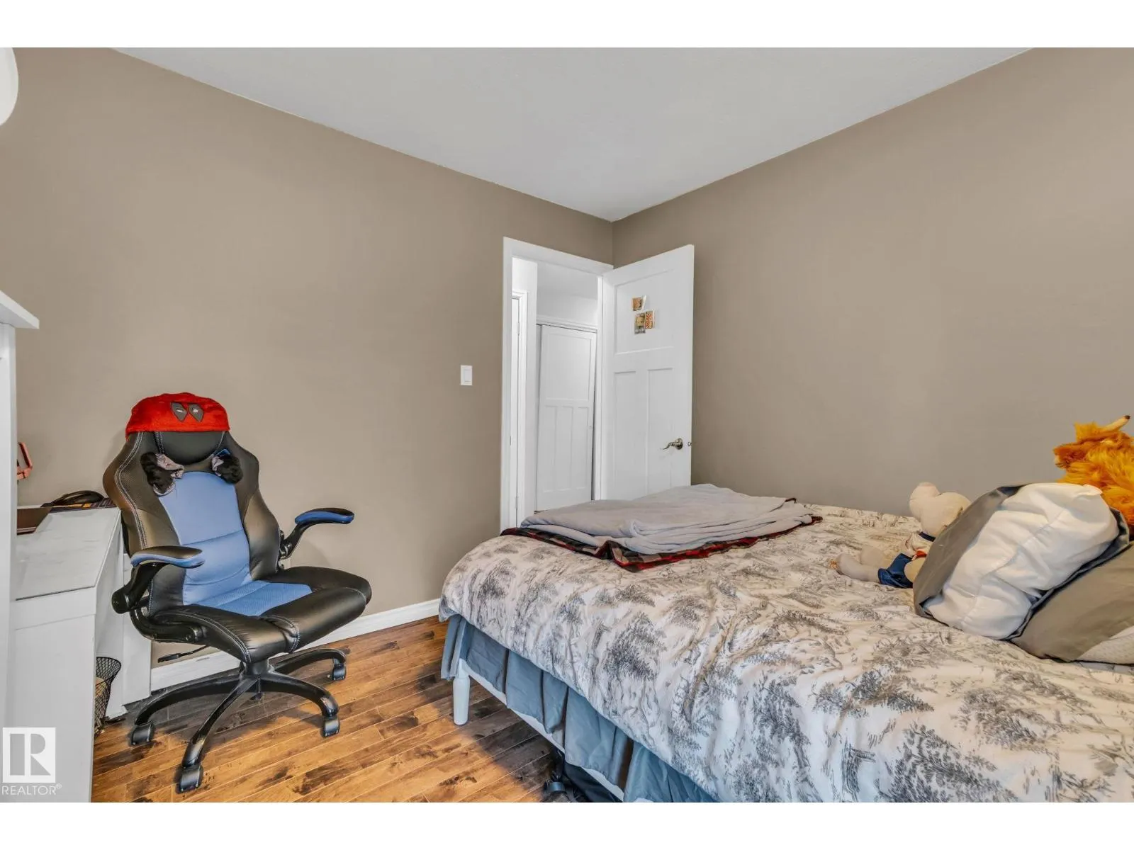 5758 172 ST NW