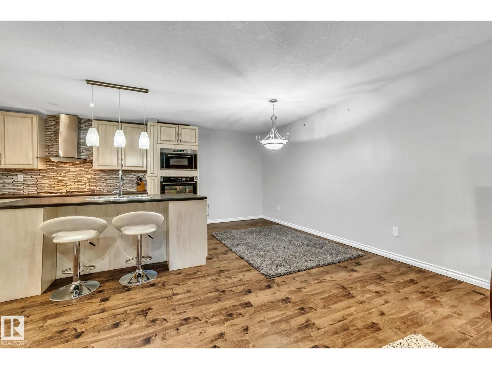 5758 172 ST NW