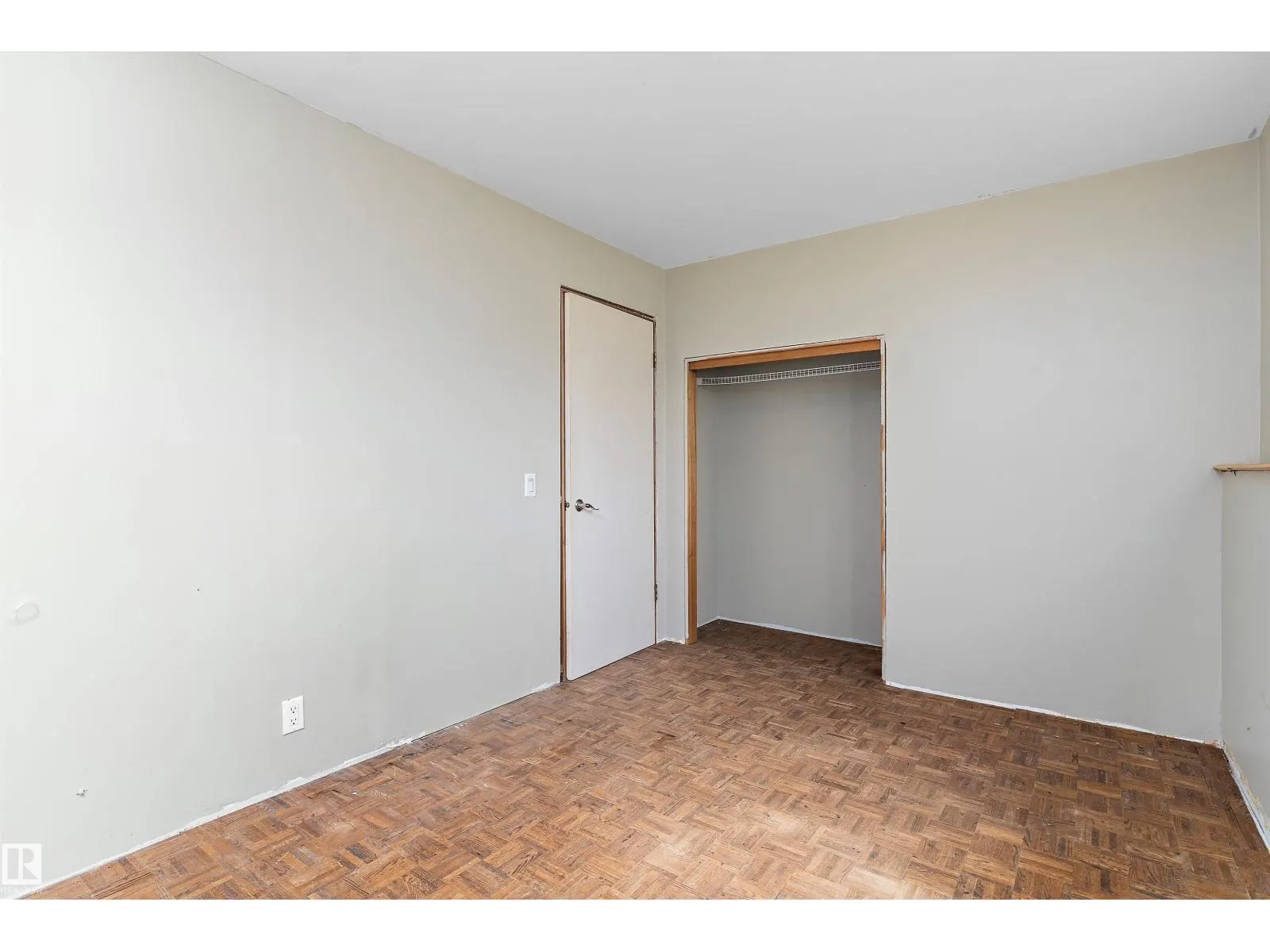 9821 159 ST NW