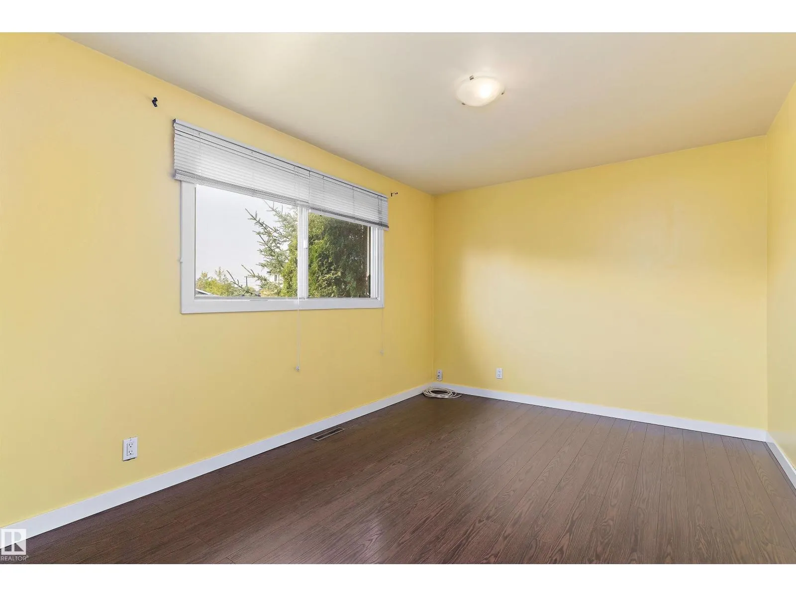 9821 159 ST NW
