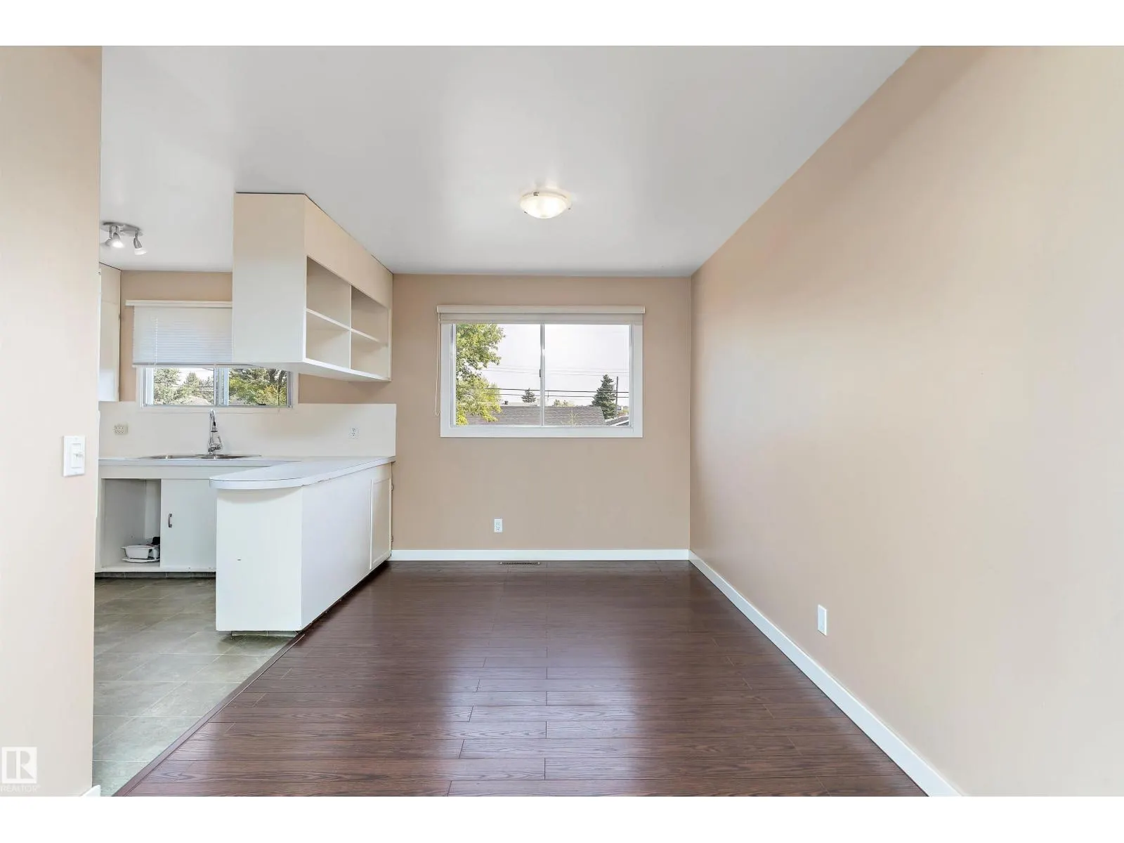 9821 159 ST NW