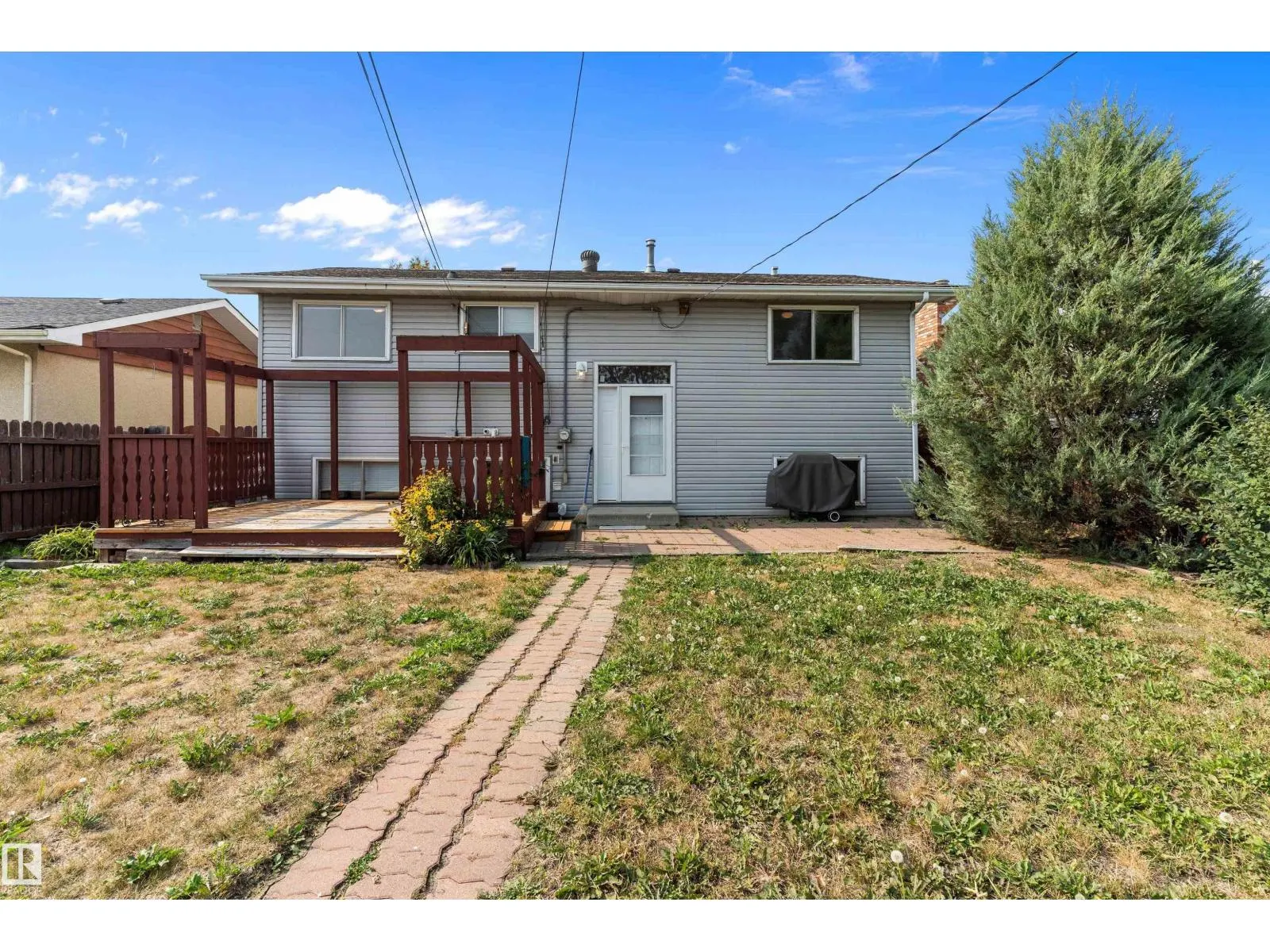 9821 159 ST NW