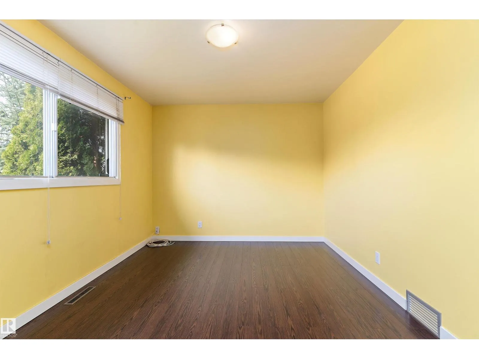 9821 159 ST NW