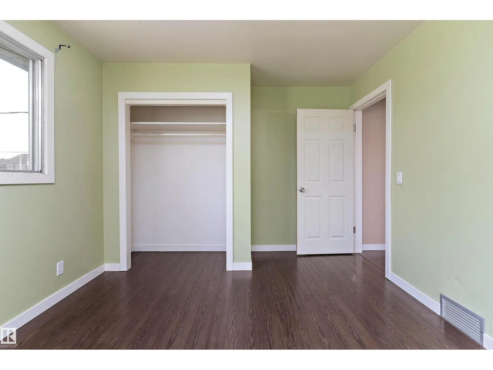 9821 159 ST NW