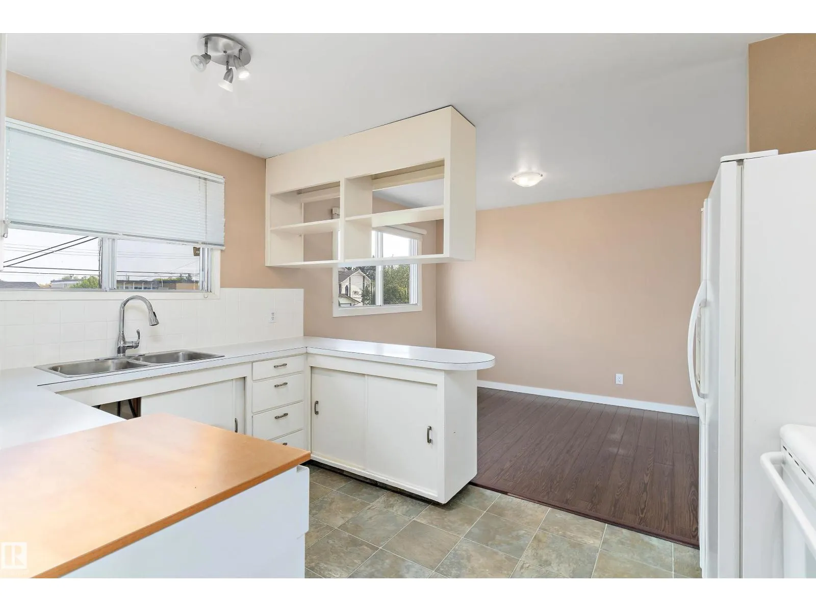 9821 159 ST NW