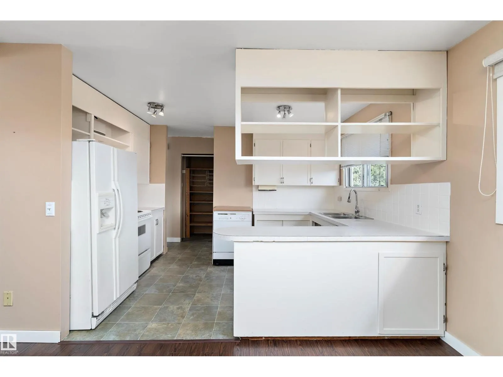 9821 159 ST NW