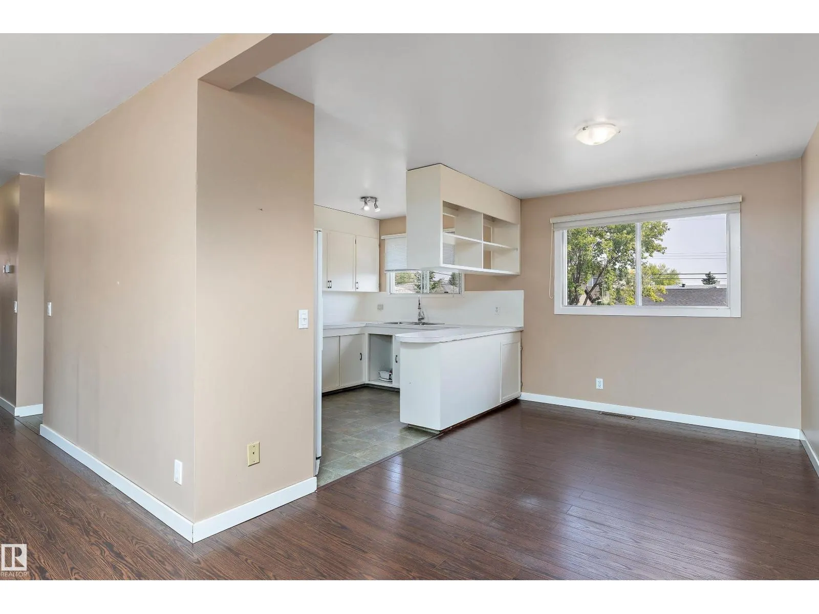 9821 159 ST NW