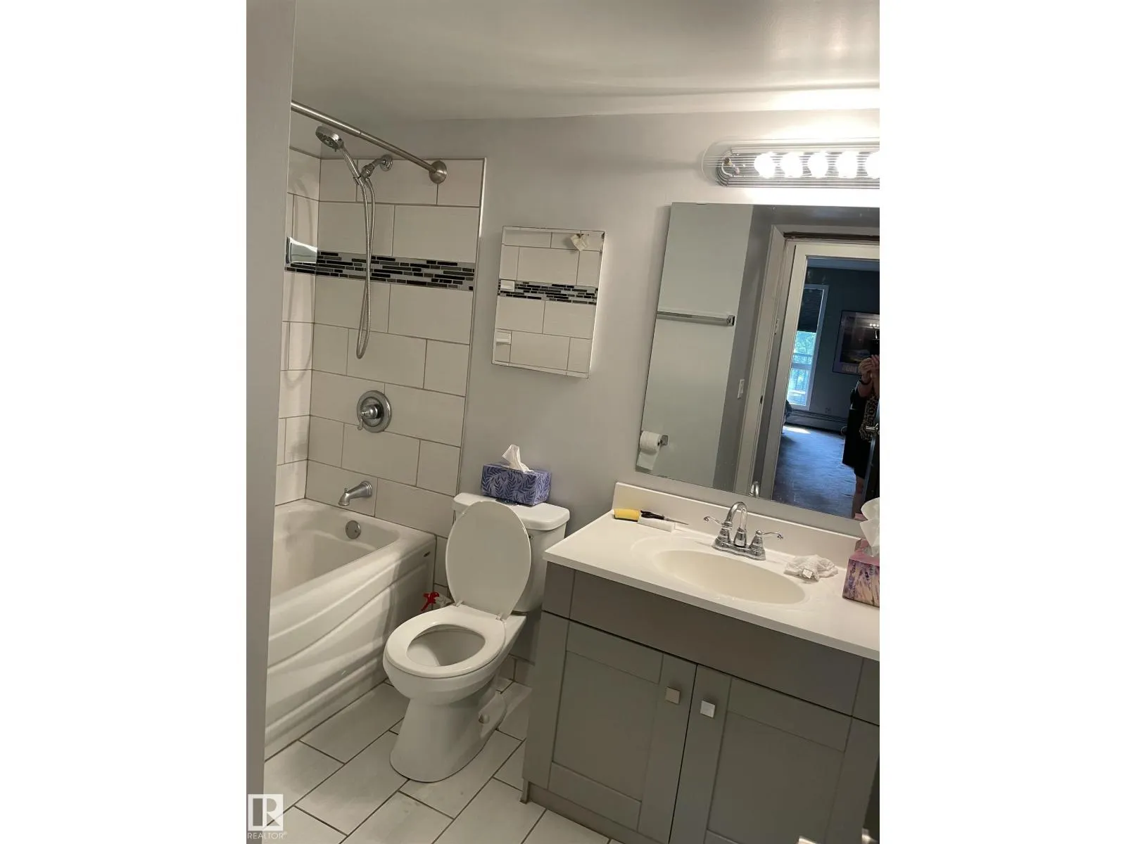 #306 9854 88 AV NW