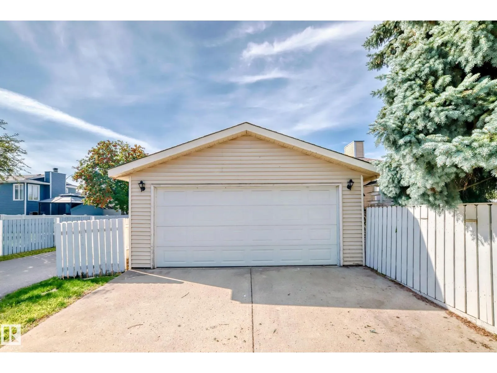 18908 97 AV NW