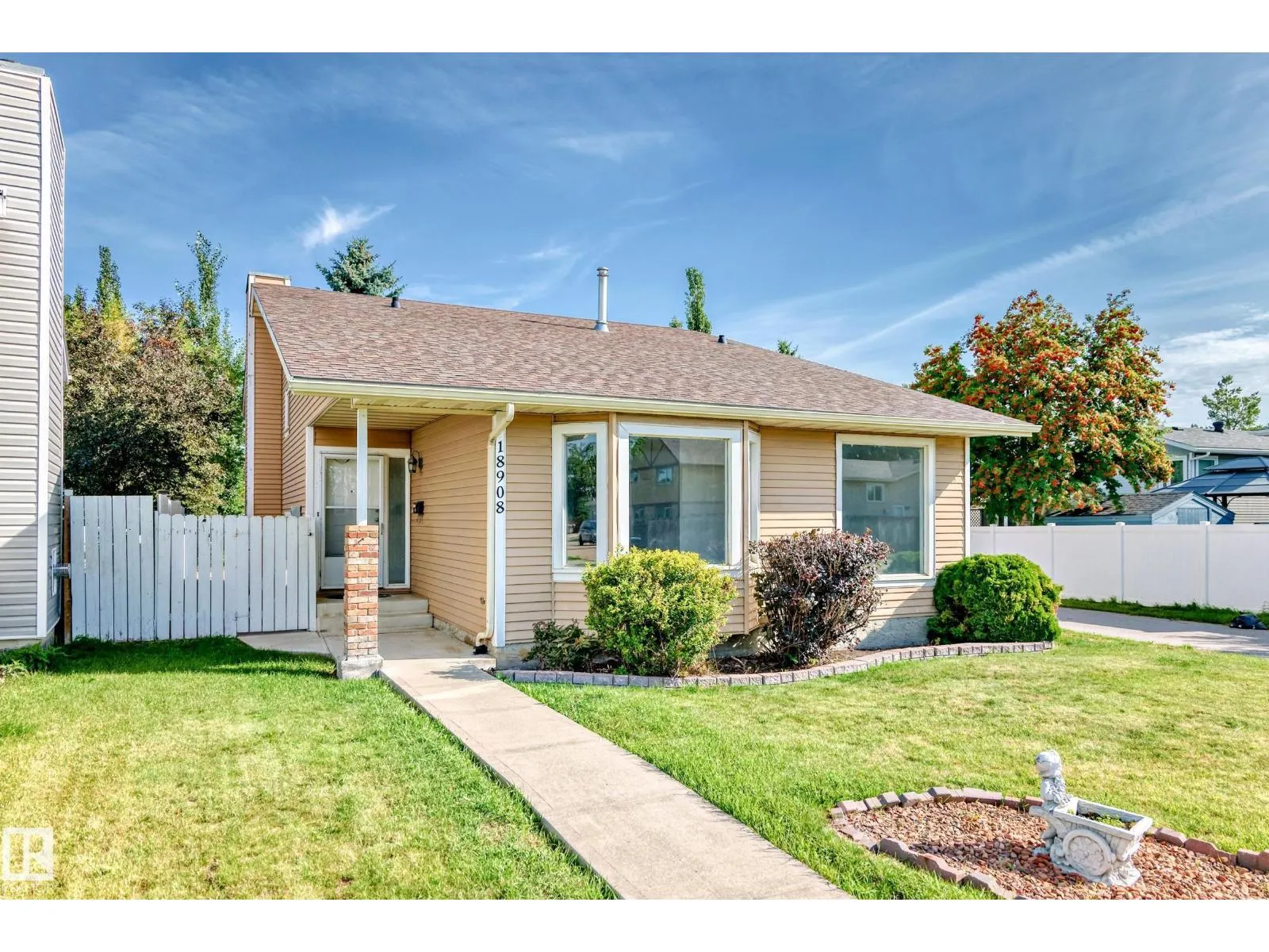 18908 97 AV NW