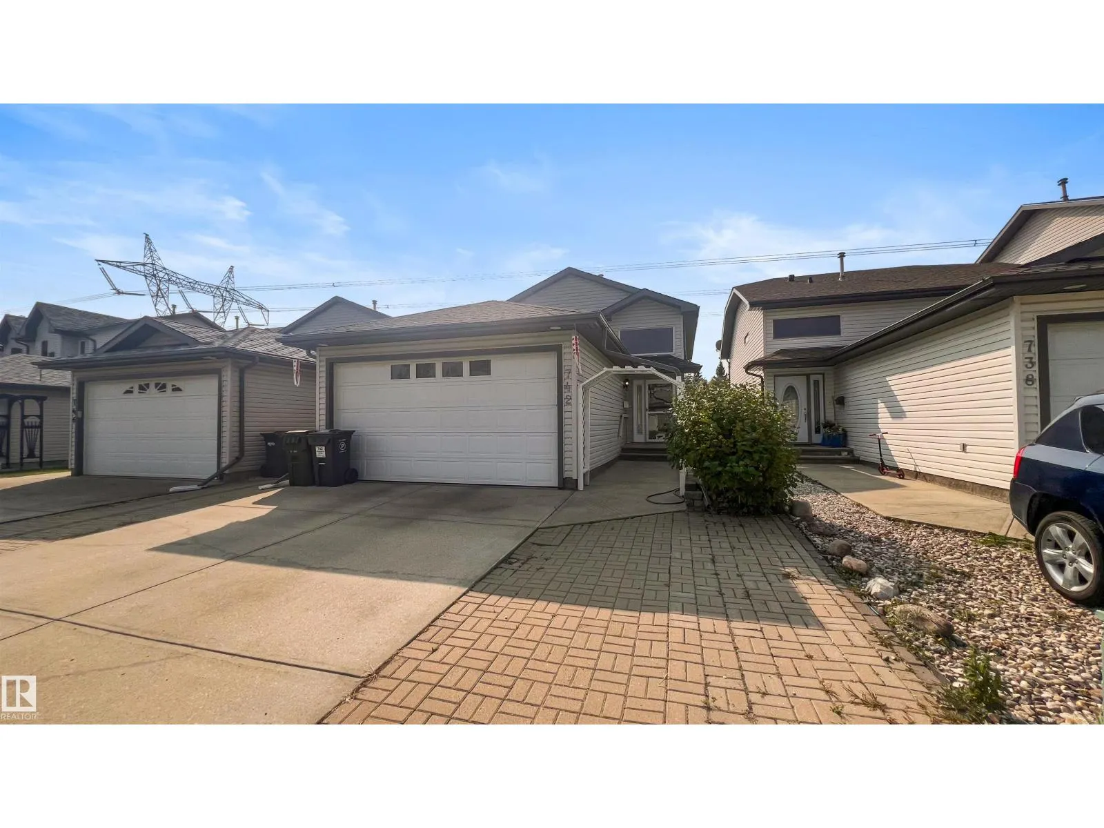 742 KANANASKIS DR