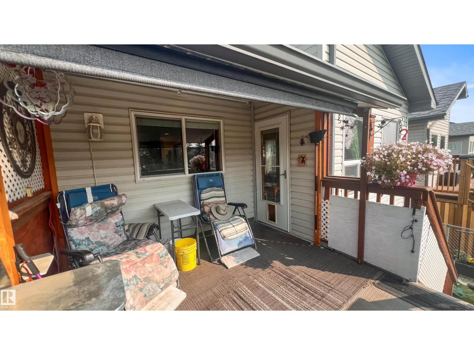 742 KANANASKIS DR