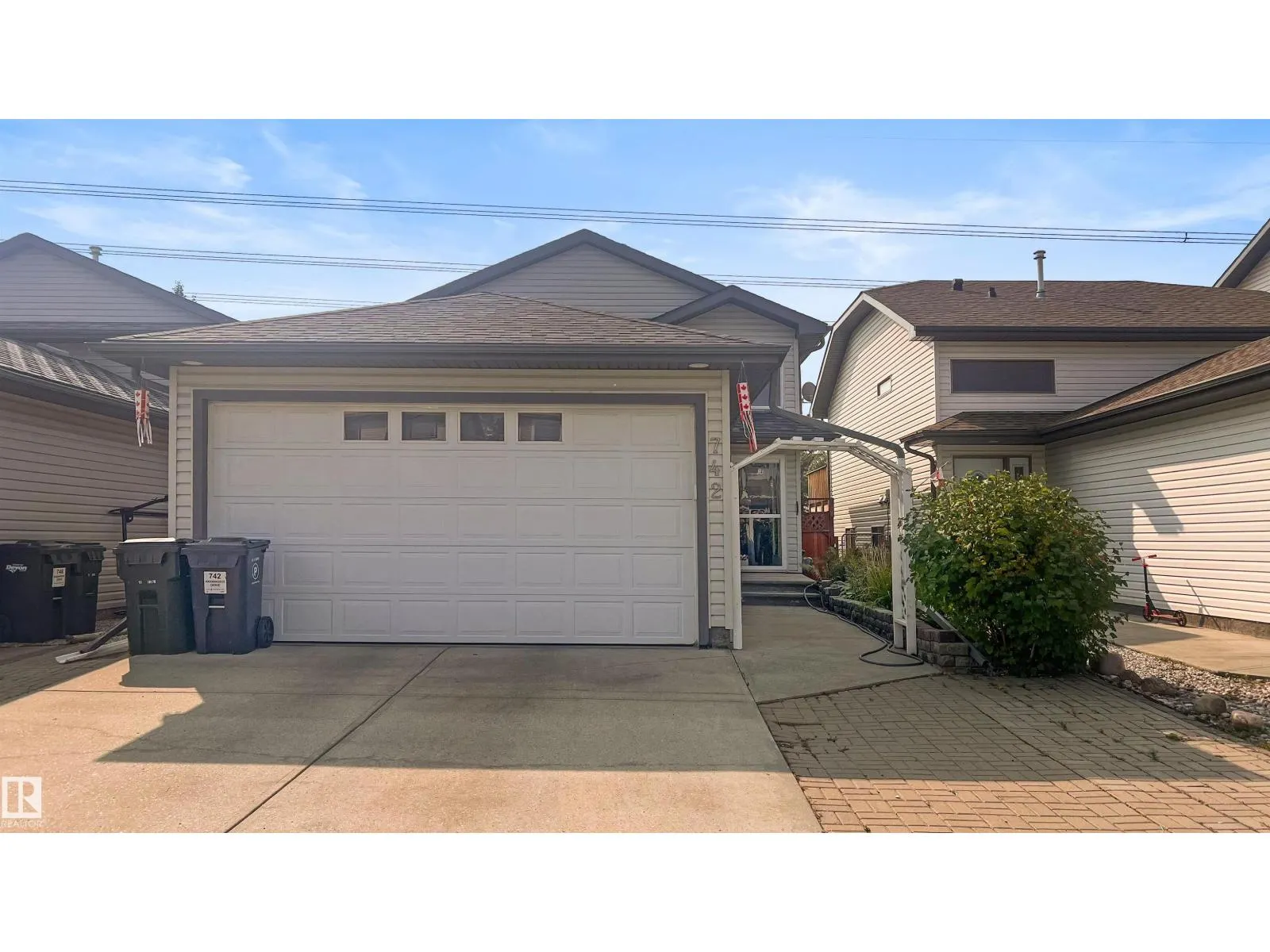 742 KANANASKIS DR