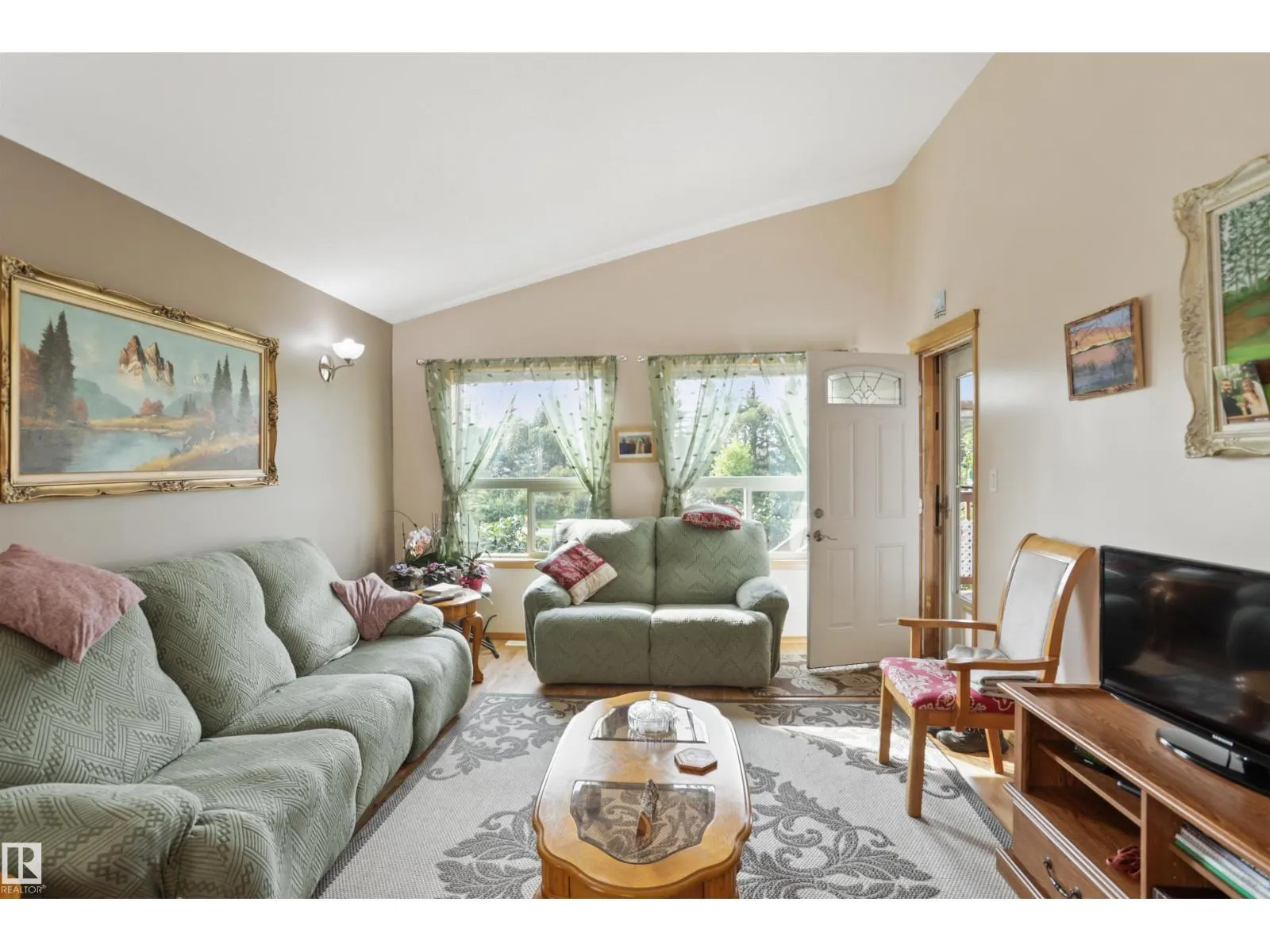 742 KANANASKIS DR