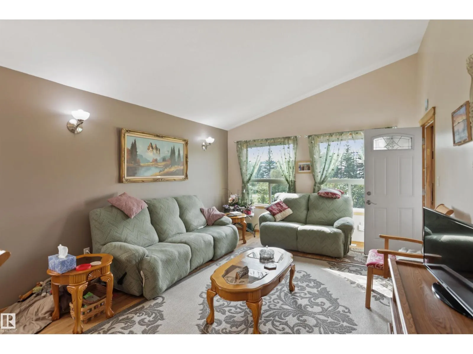 742 KANANASKIS DR