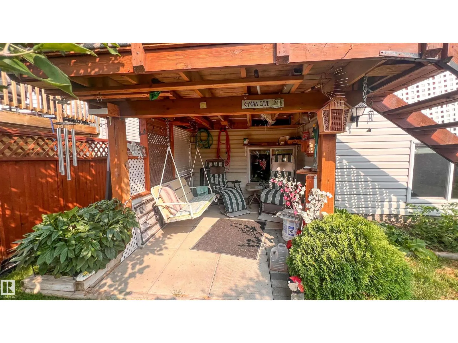 742 KANANASKIS DR
