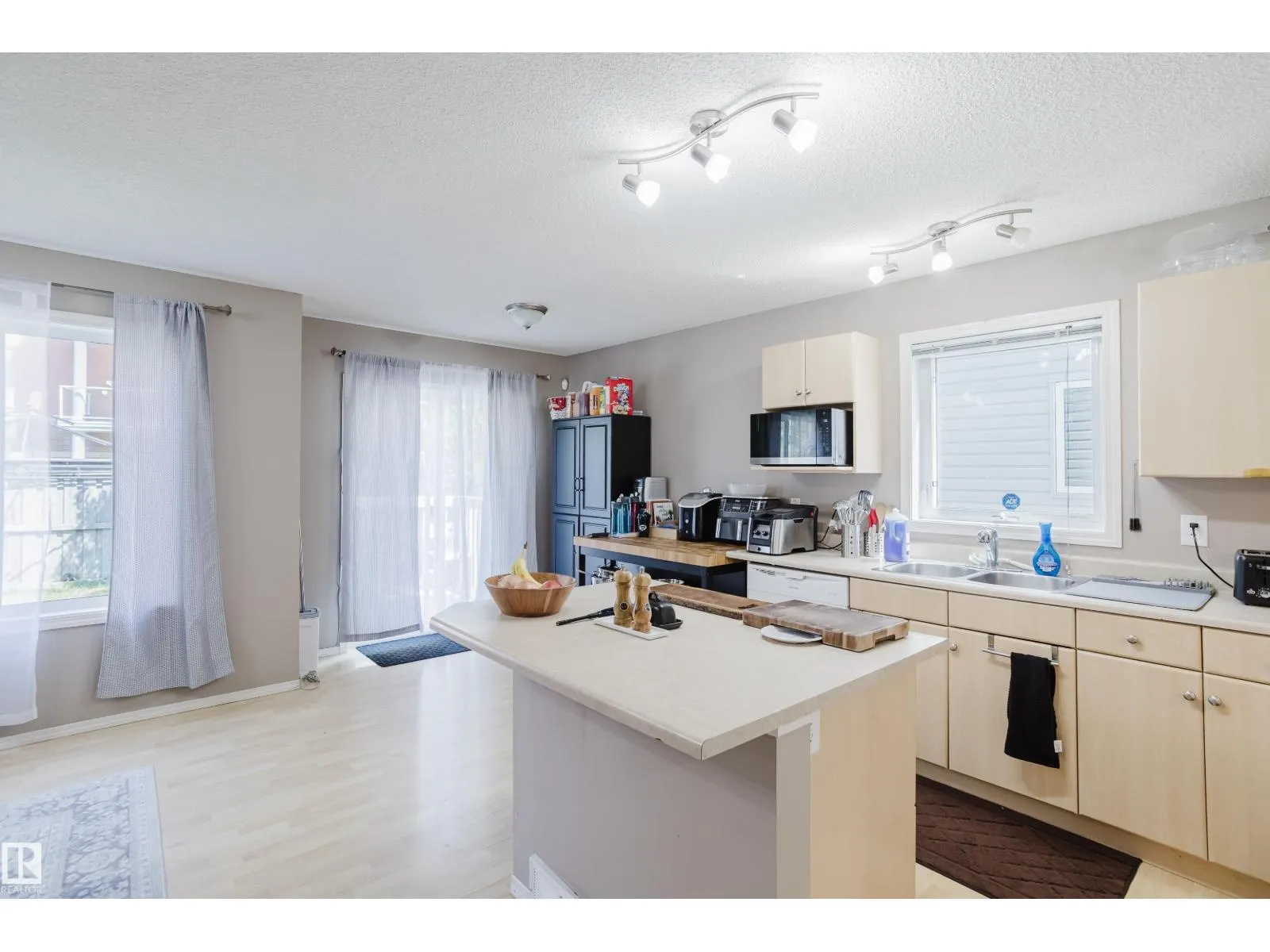 22 287 MACEWAN RD SW