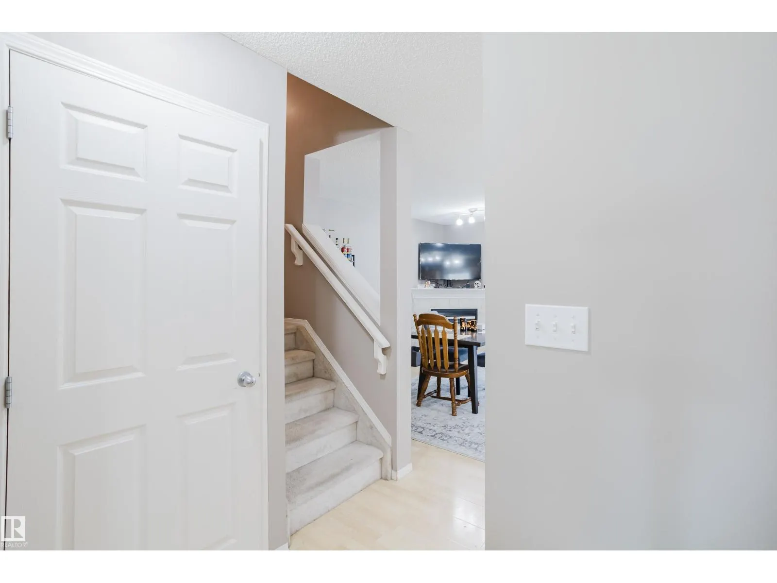 22 287 MACEWAN RD SW