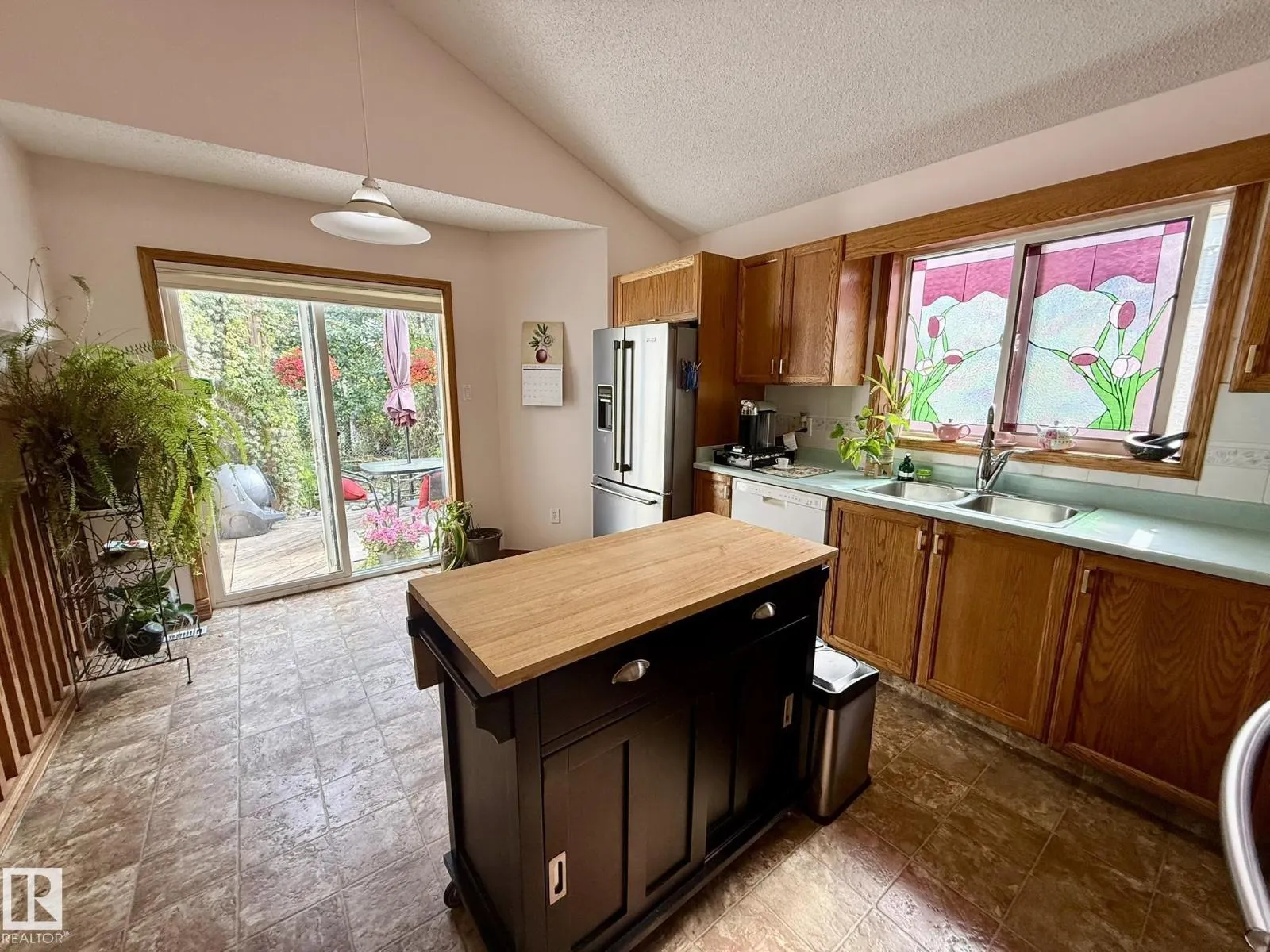 151 Dunvegan RD NW