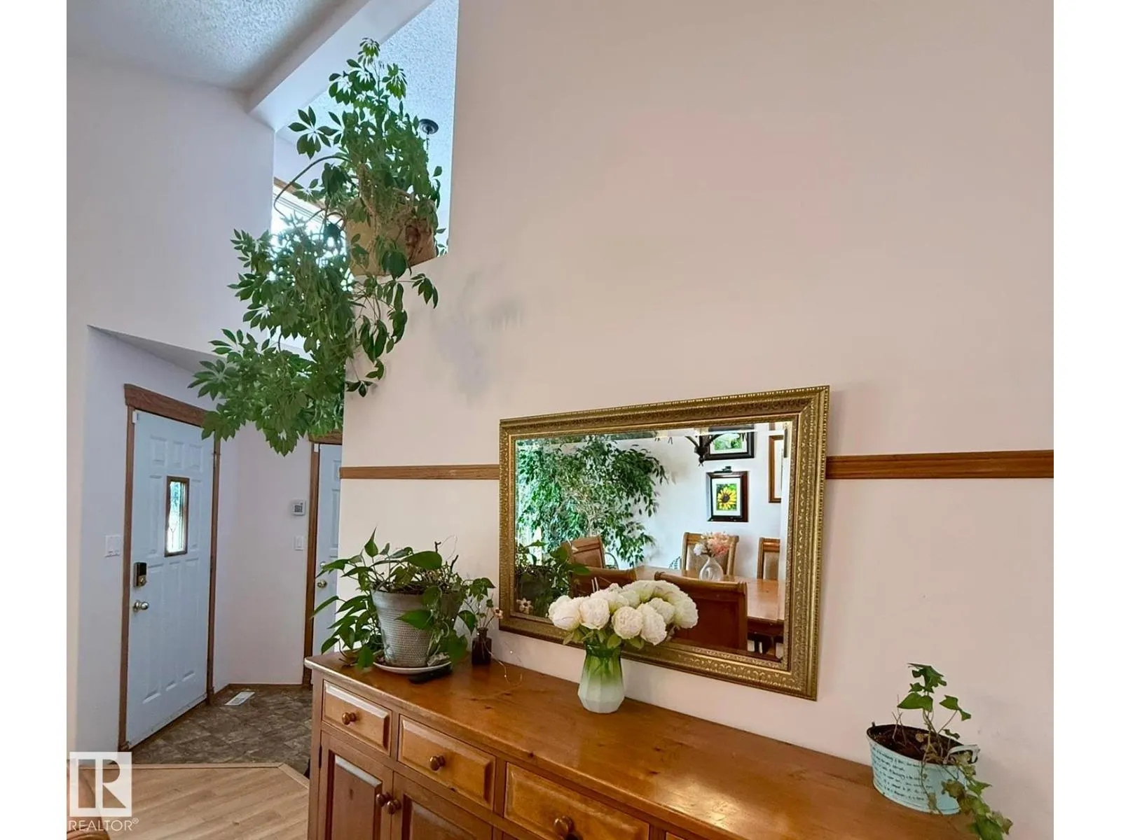 151 Dunvegan RD NW