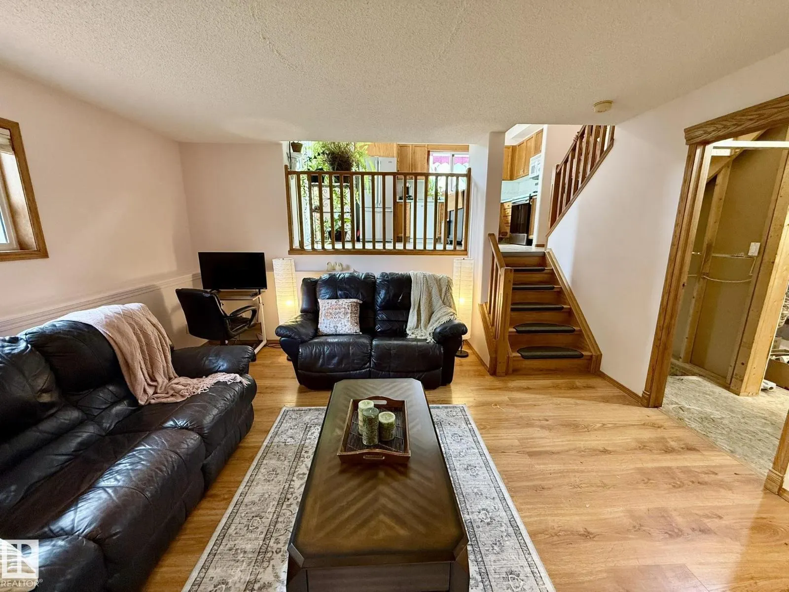 151 Dunvegan RD NW