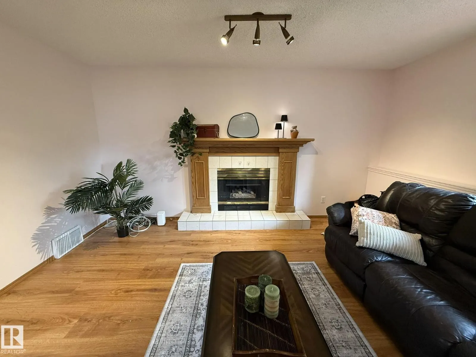 151 Dunvegan RD NW