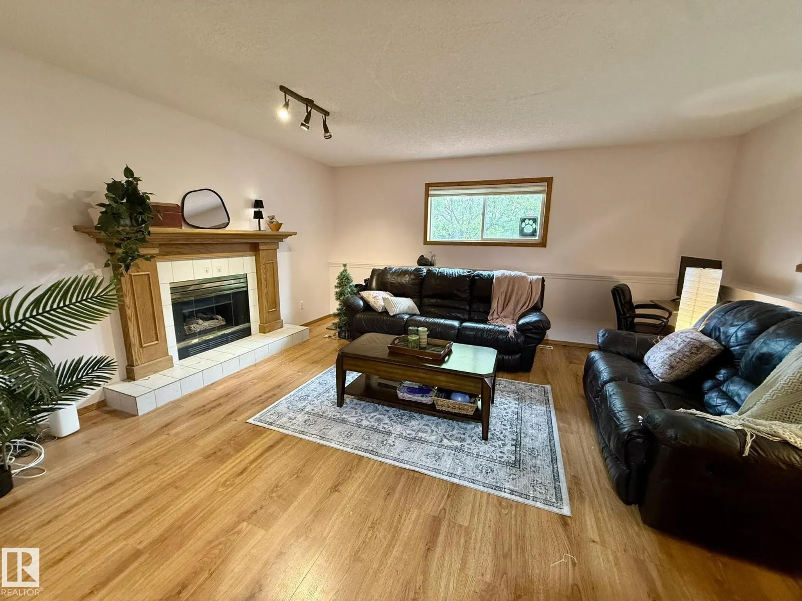 151 Dunvegan RD NW