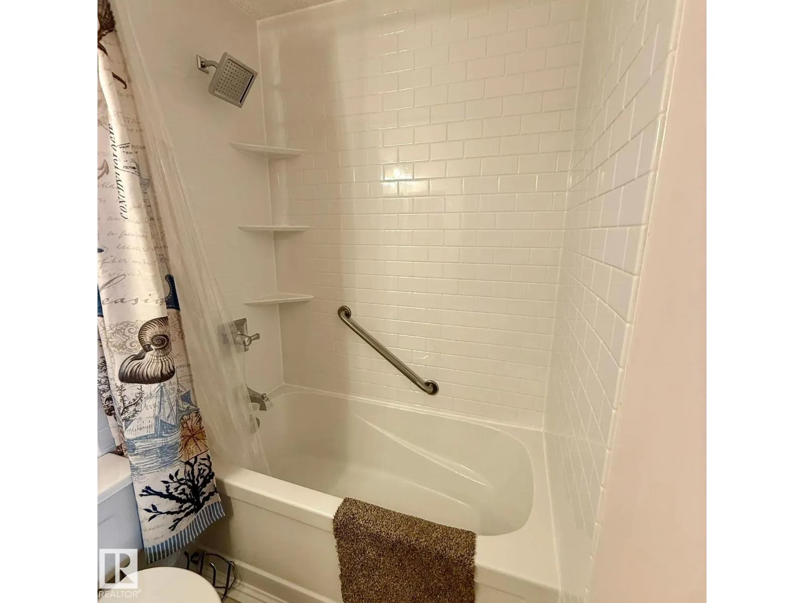 151 Dunvegan RD NW