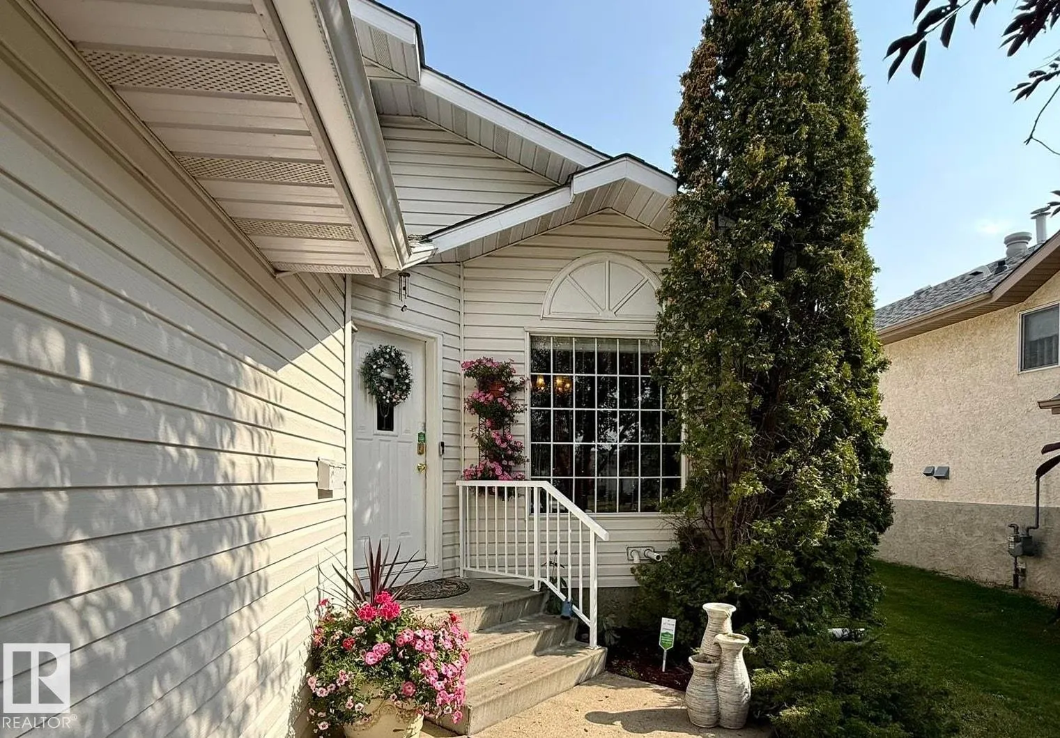 151 Dunvegan RD NW
