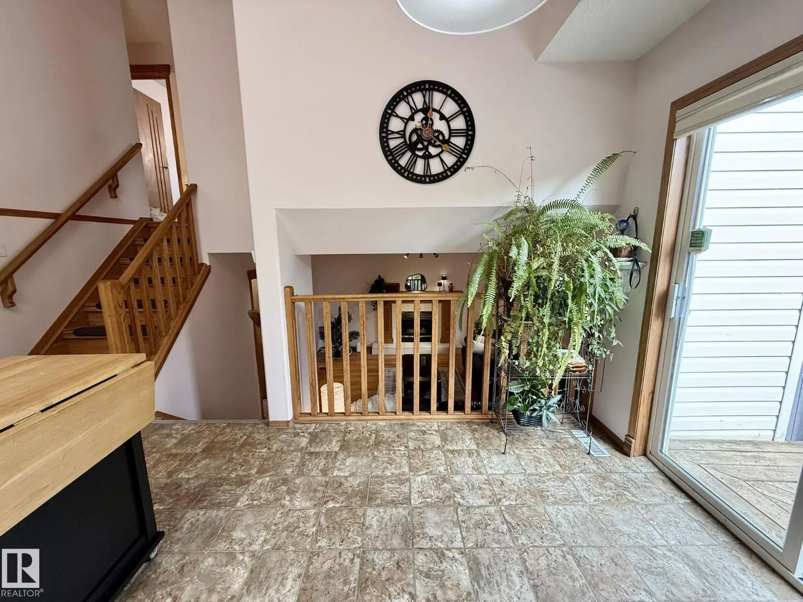 151 Dunvegan RD NW