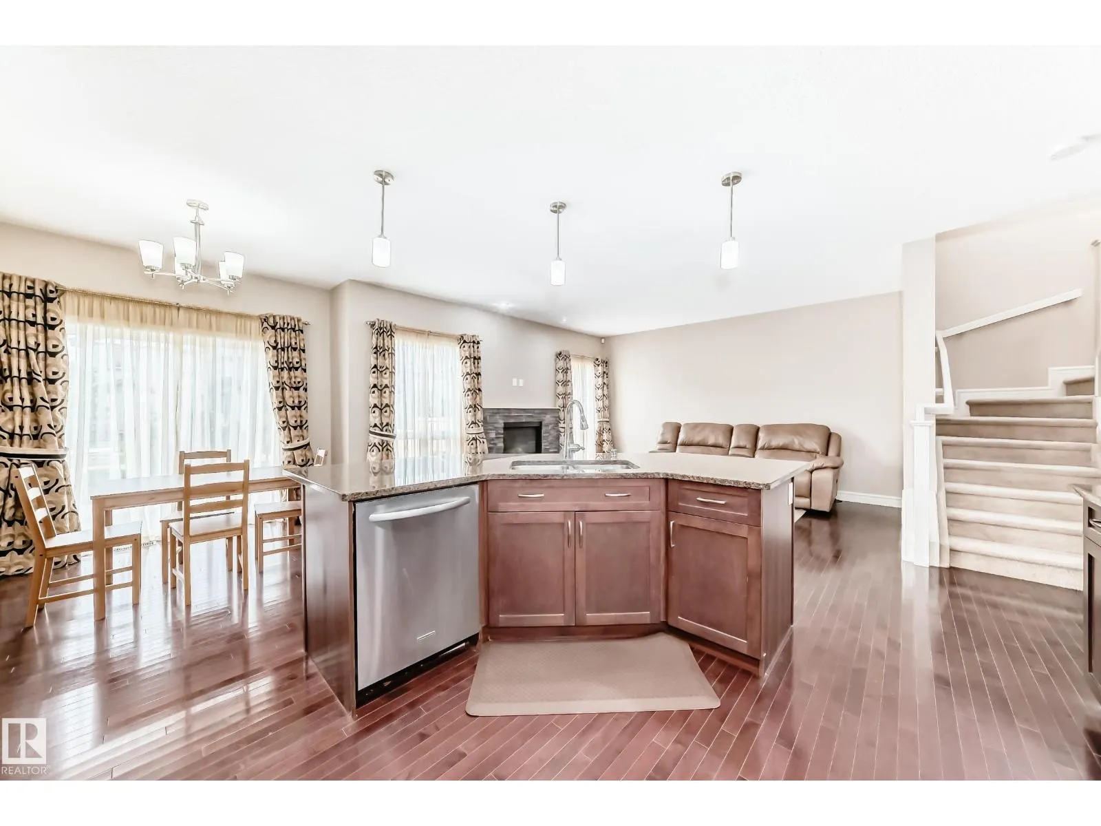 4151 ALEXANDER WY SW