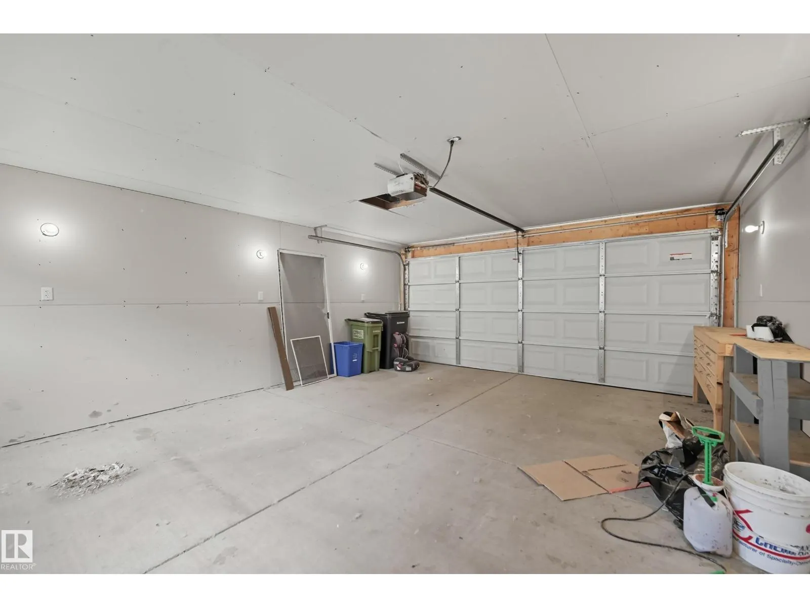 7105 21 AV SW