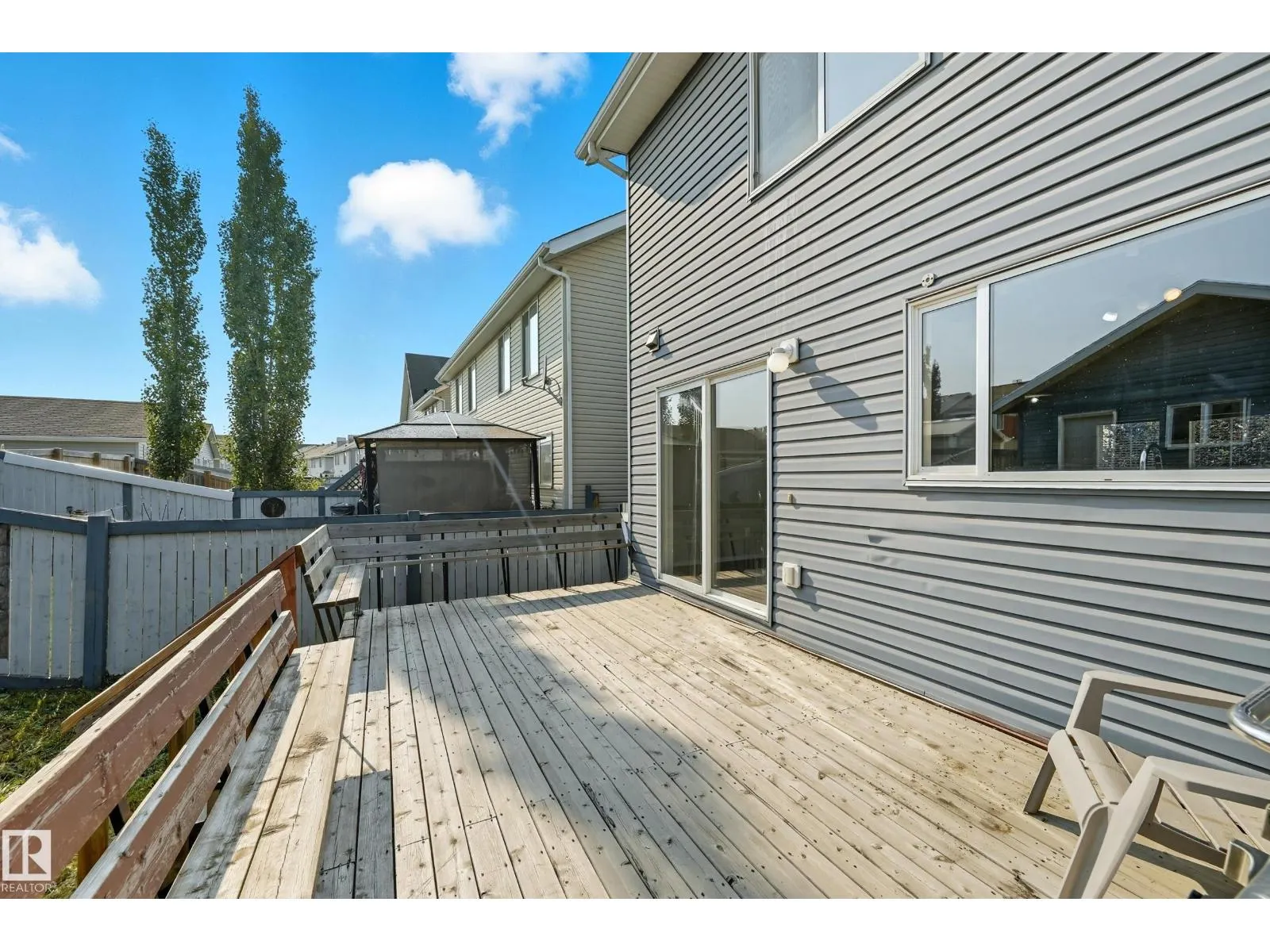 7105 21 AV SW