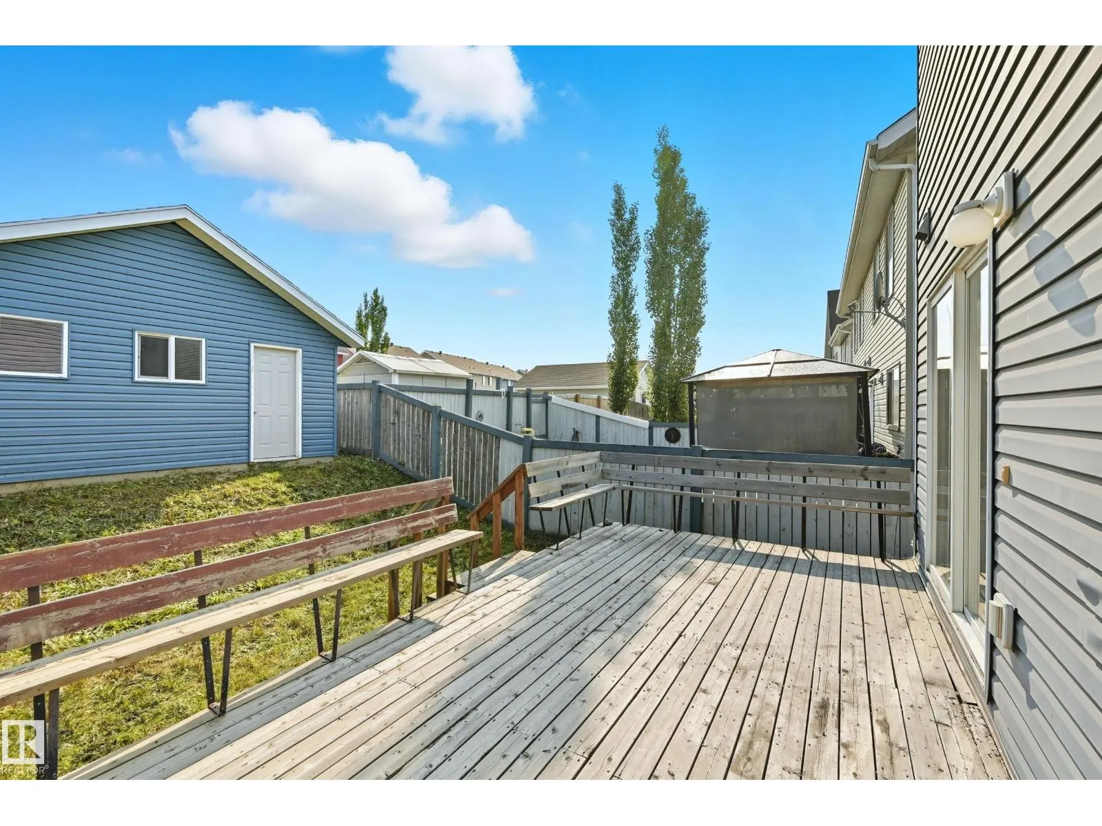 7105 21 AV SW