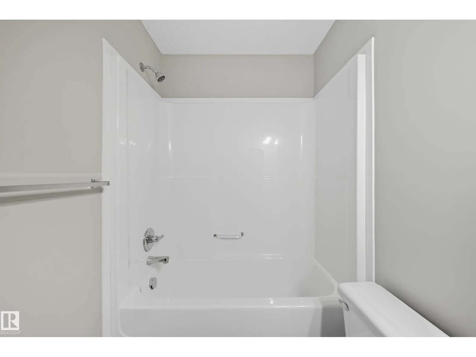 7105 21 AV SW