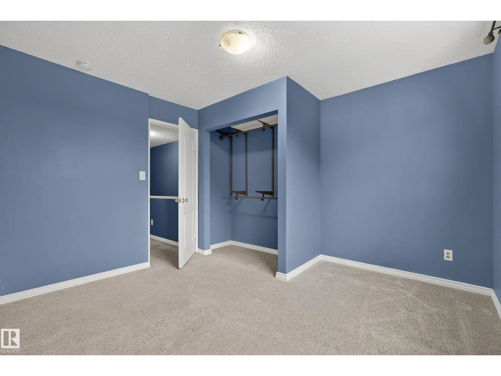 225 LANCASTER TC NW