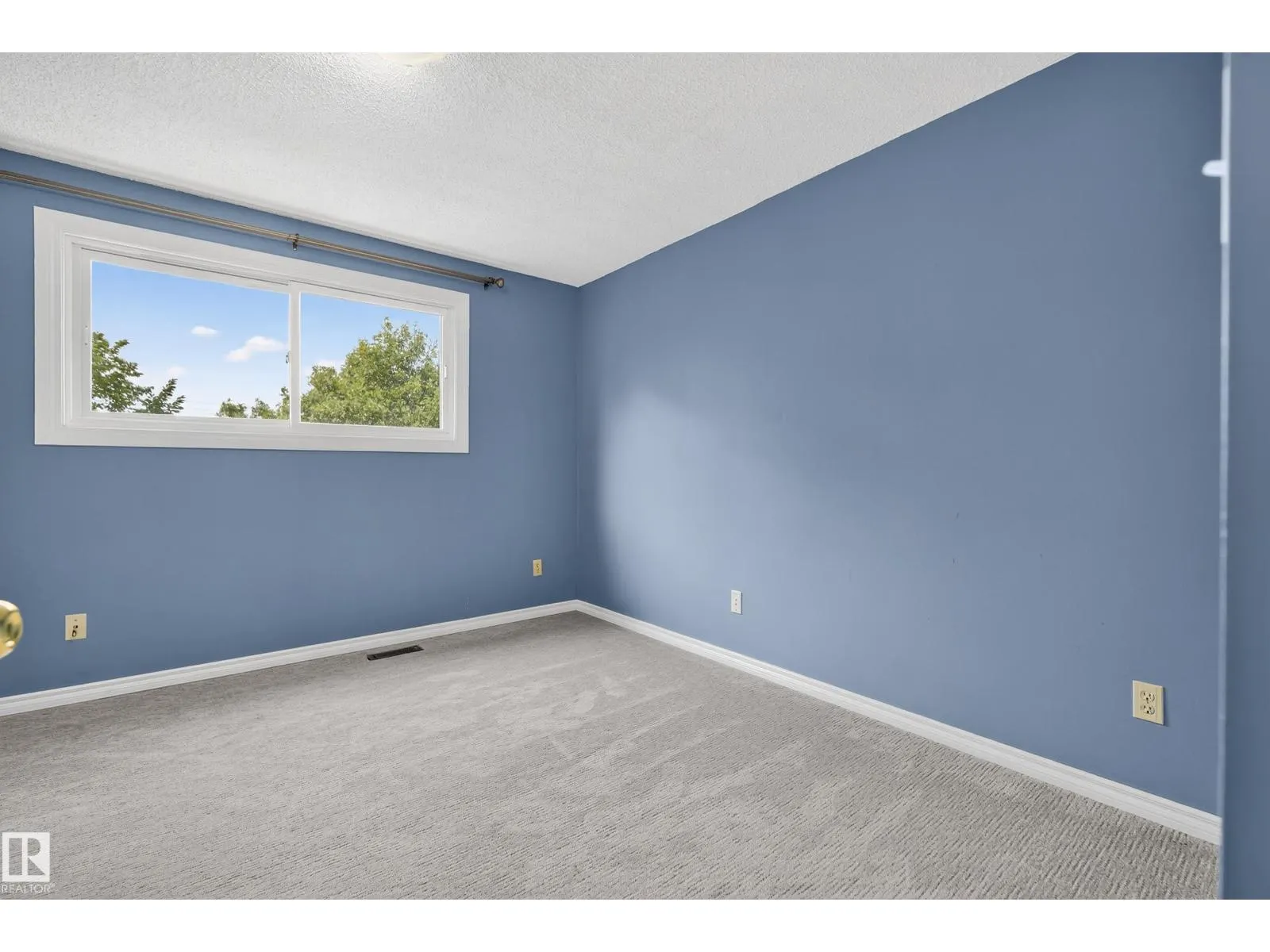 225 LANCASTER TC NW