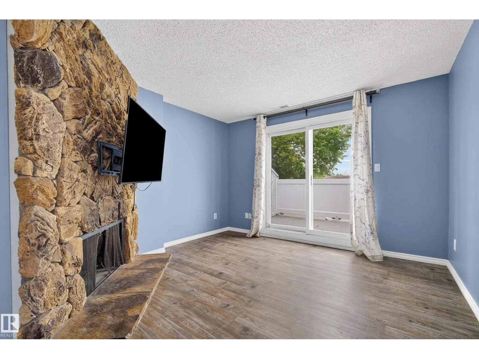 225 LANCASTER TC NW