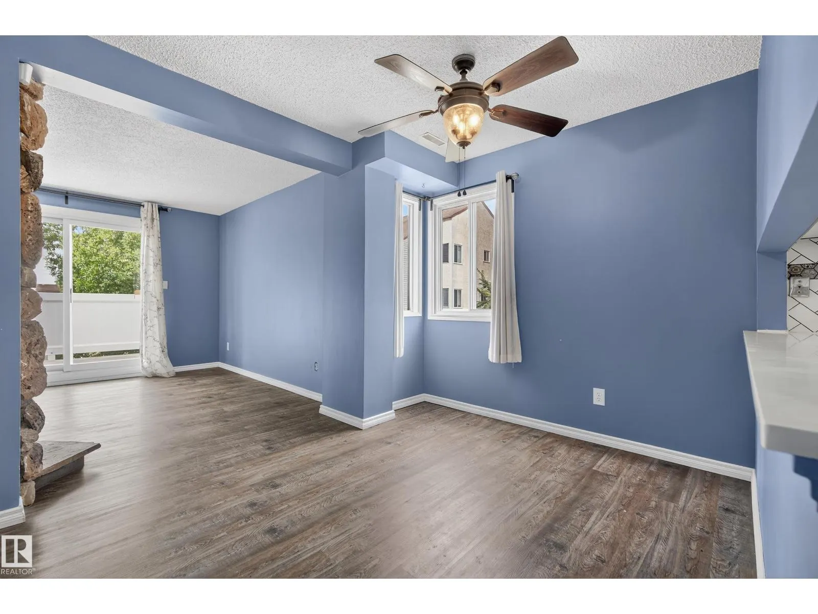 225 LANCASTER TC NW