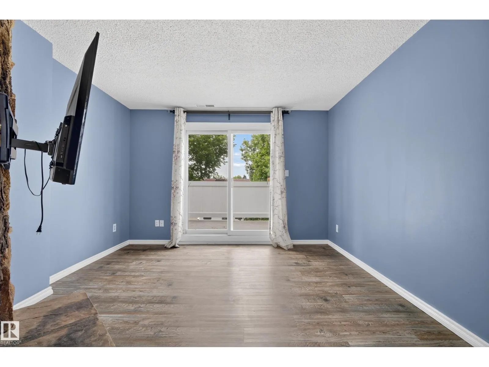 225 LANCASTER TC NW