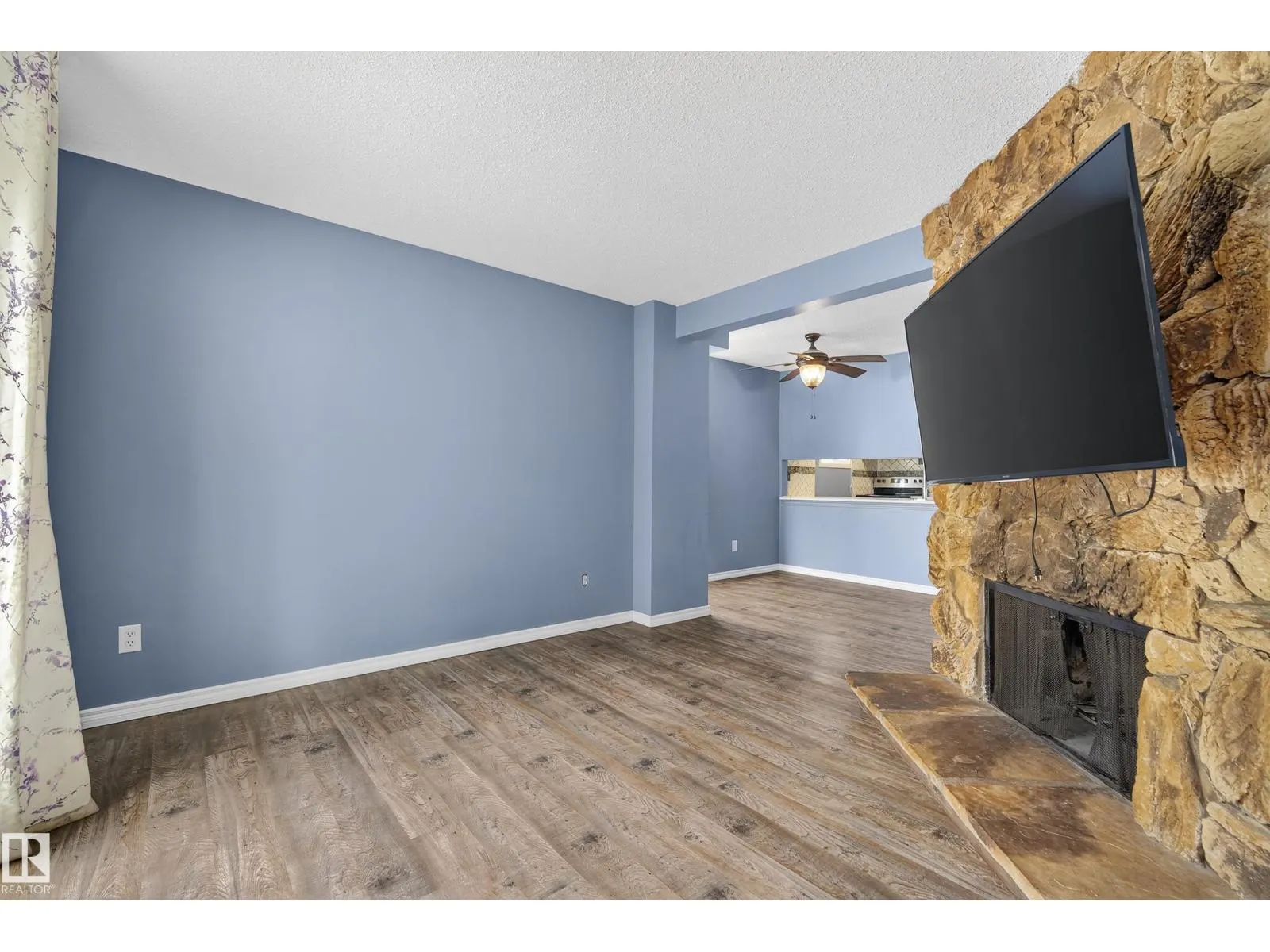 225 LANCASTER TC NW