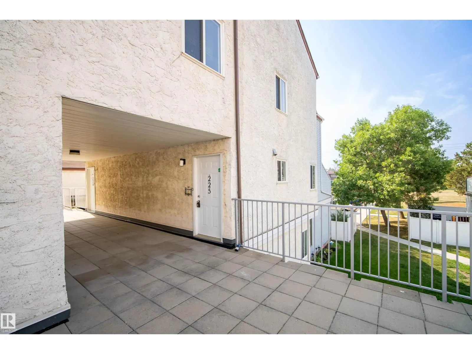 225 LANCASTER TC NW