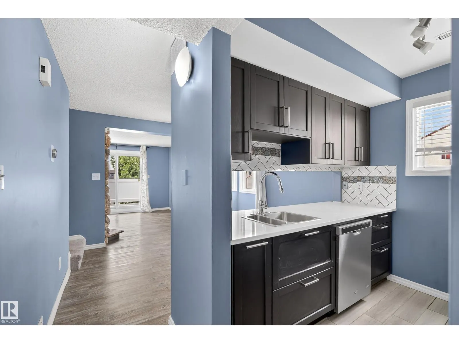 225 LANCASTER TC NW