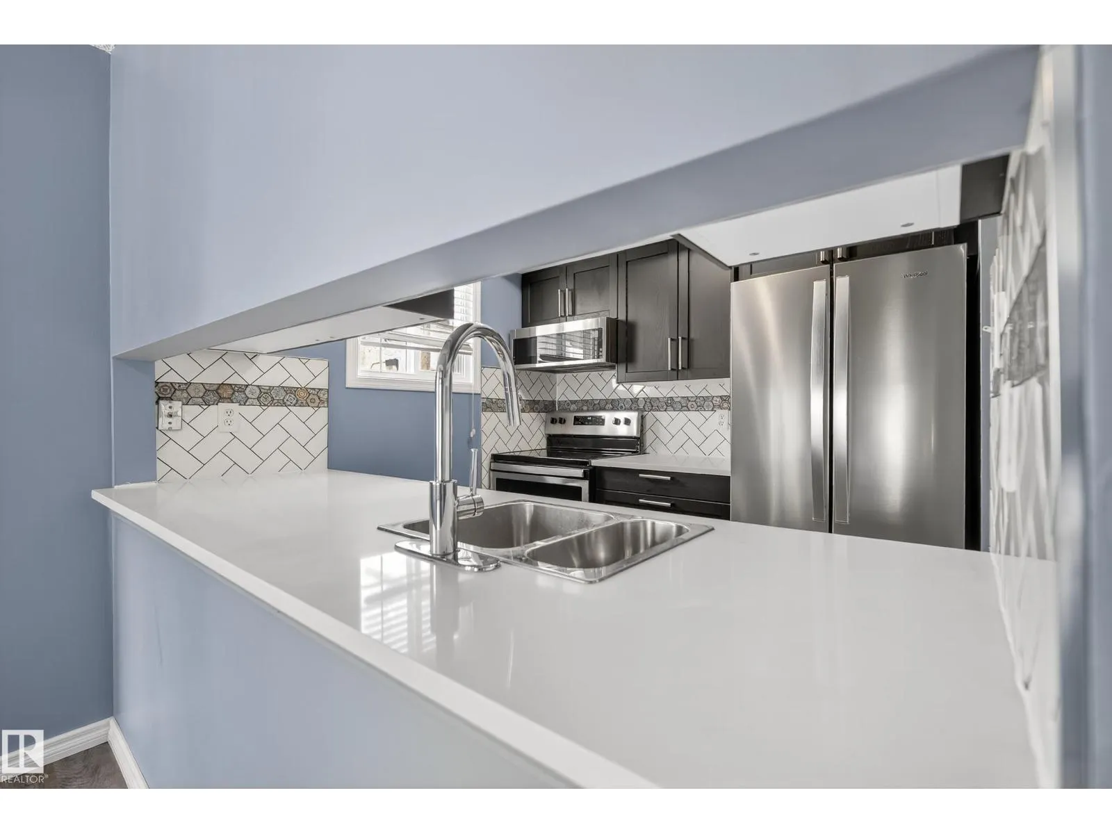 225 LANCASTER TC NW