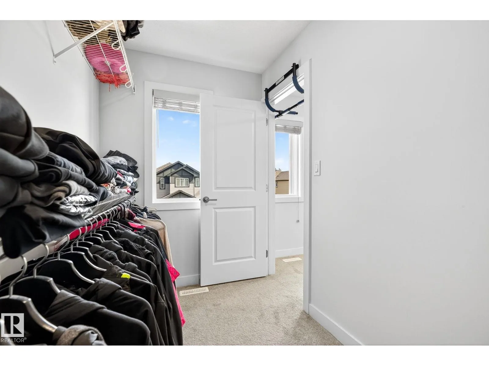 1624 ERKER WY NW
