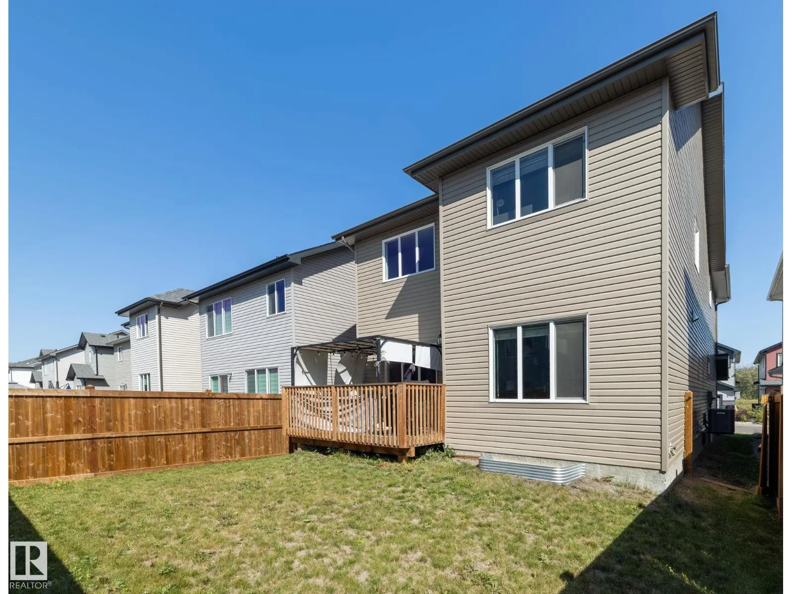 1624 ERKER WY NW