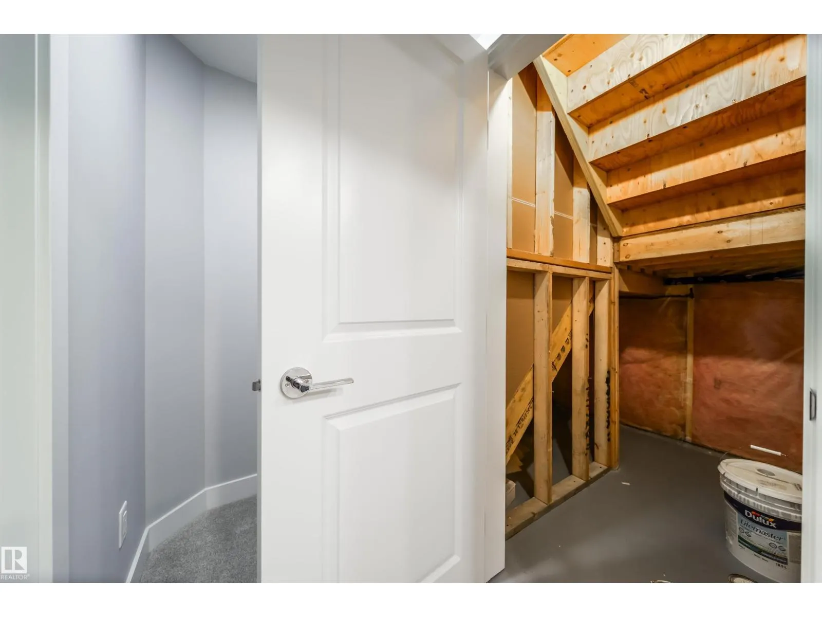 120 SALISBURY WY