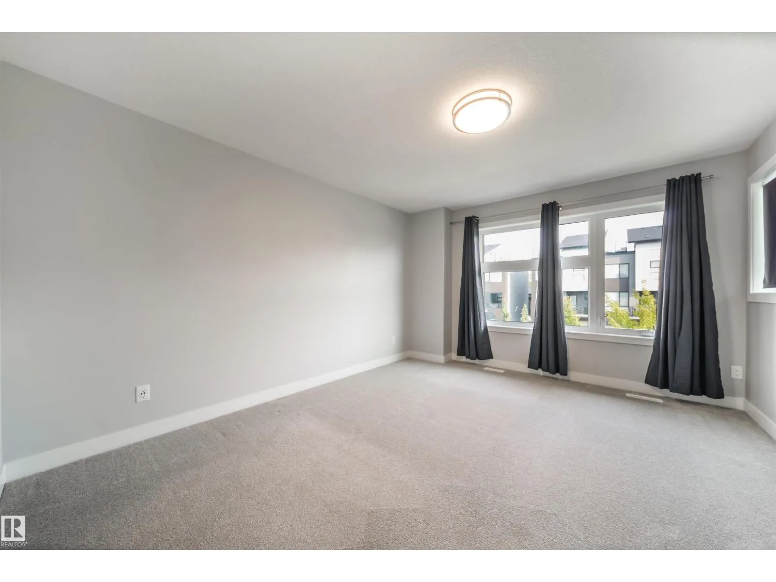 120 SALISBURY WY