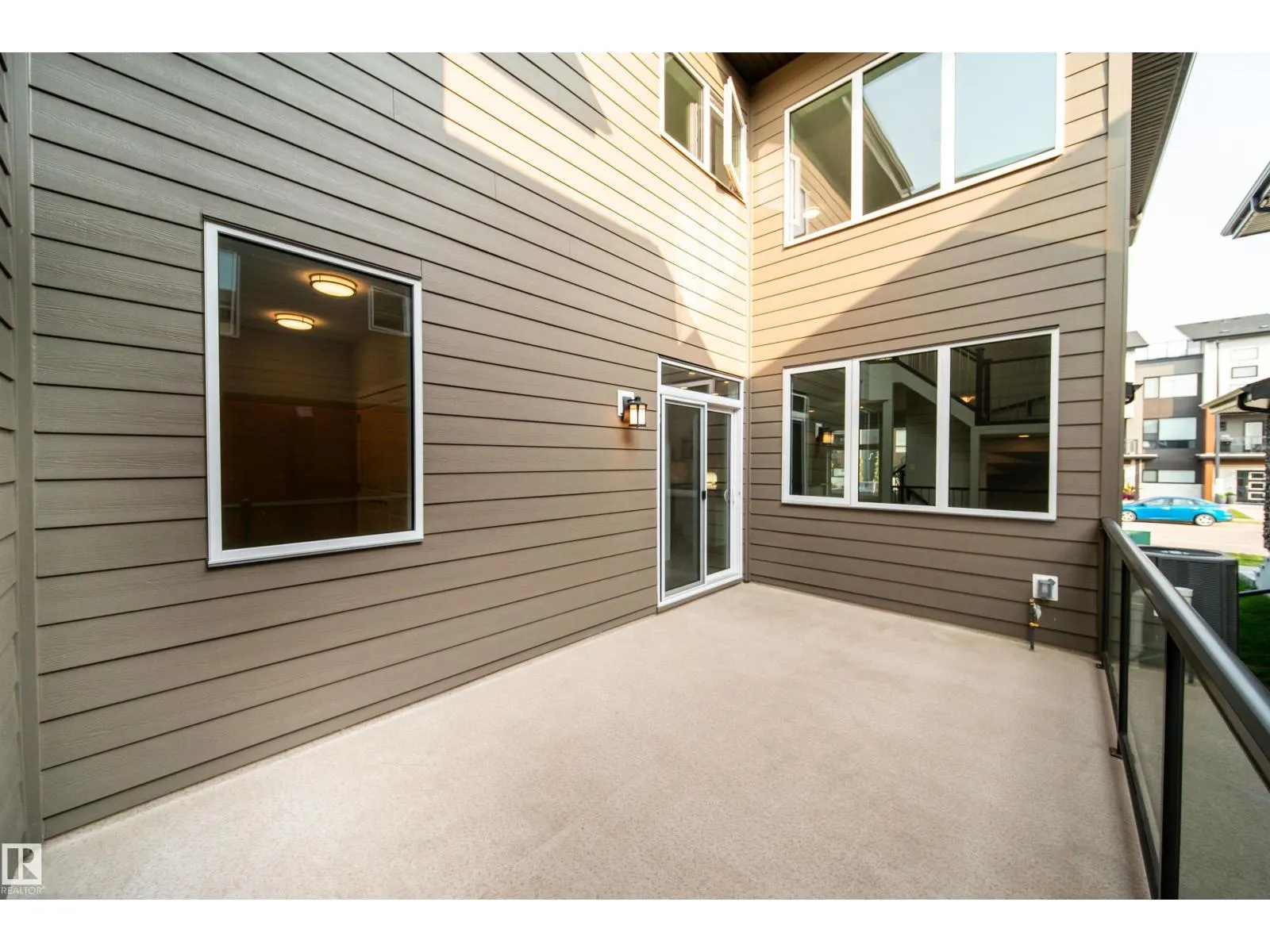 120 SALISBURY WY